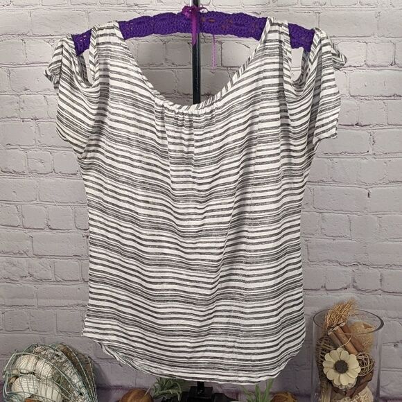 Striped Cold Shoulder Short Sleeve Top - Picture 3 of 3